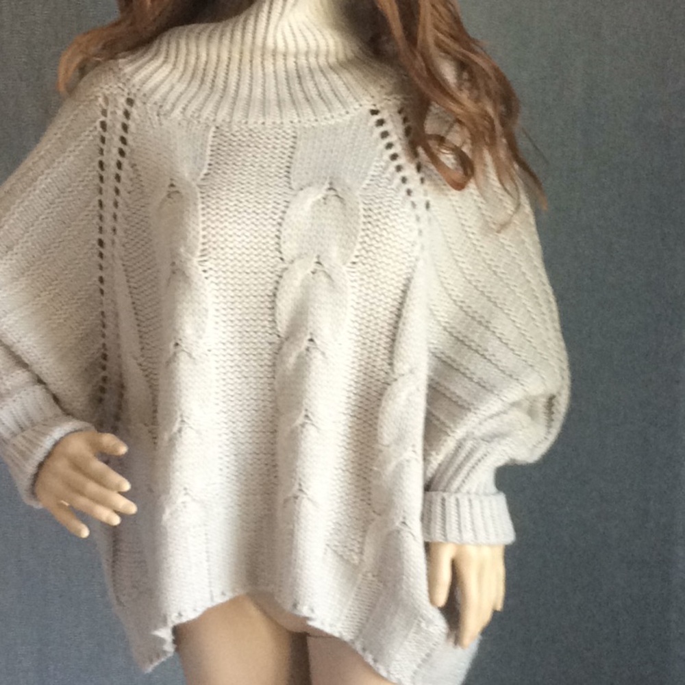 Cable knit sweater gorgeous!